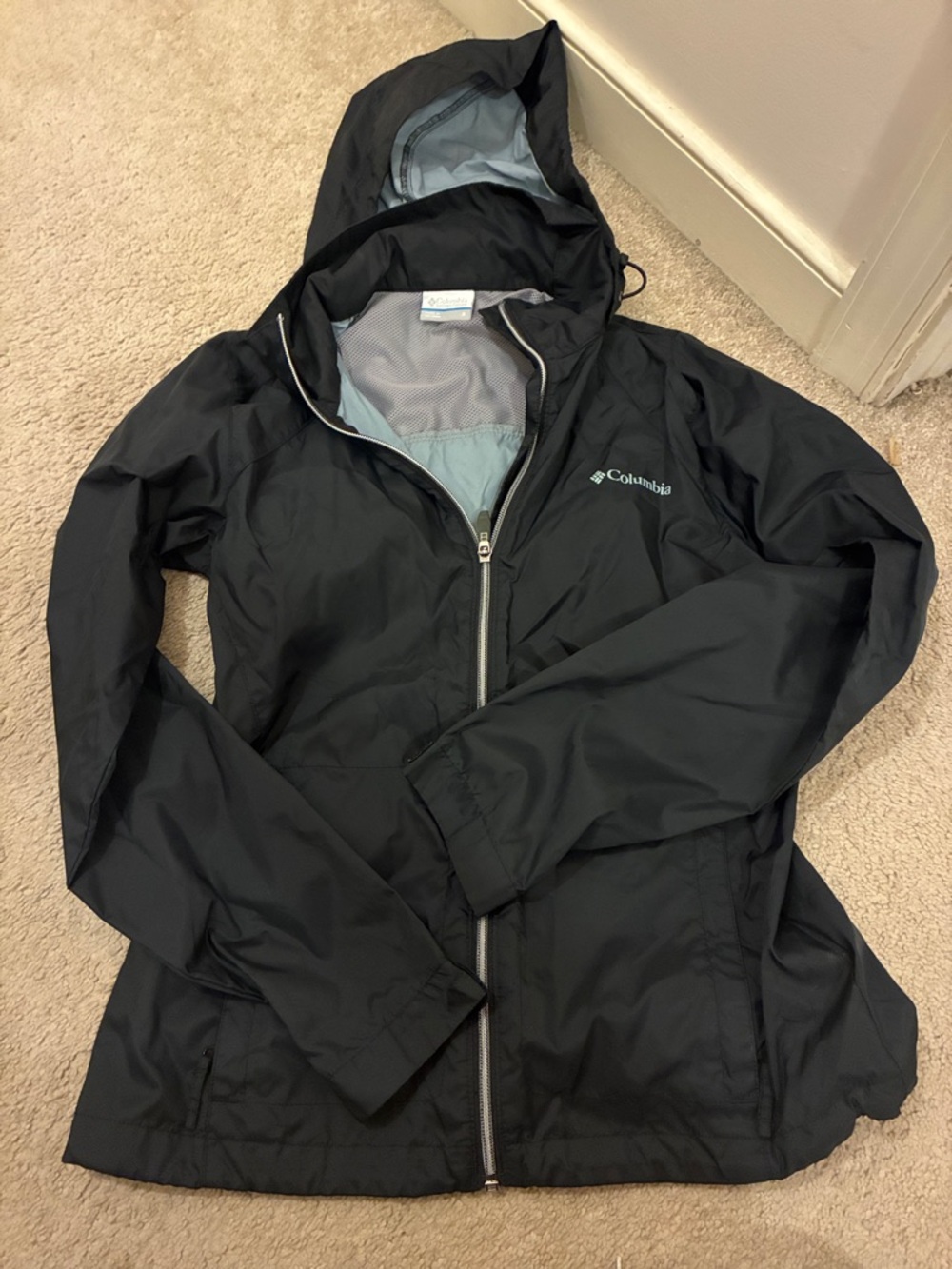 Columbia Women's Black Hooded Ski/Snow Jacket small